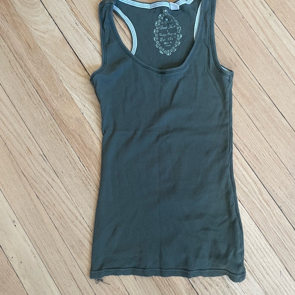 Derek Heart Olive Ribbed Tank Top - Picture 4 of 6